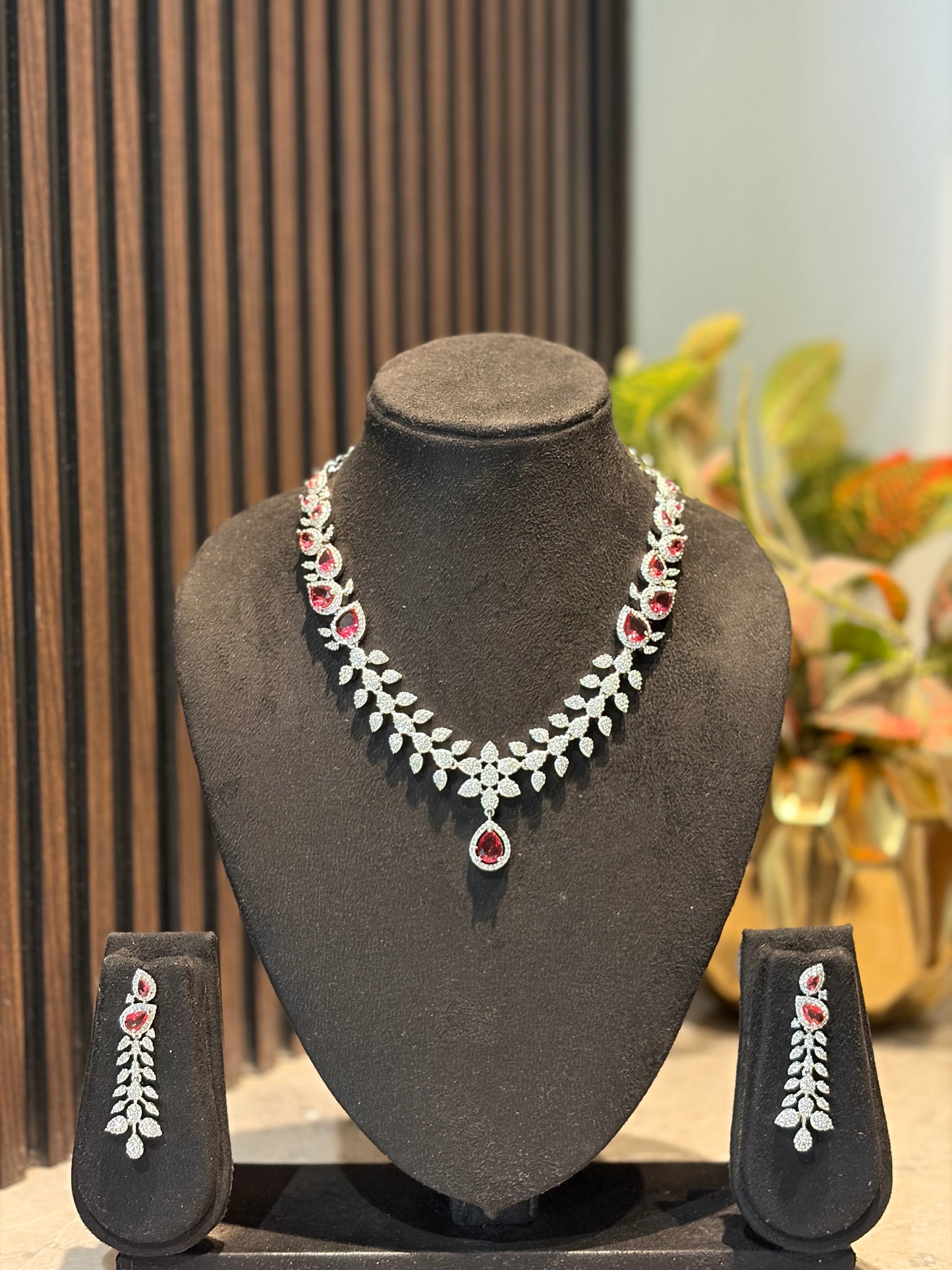Crimson Leaf Necklace Set
