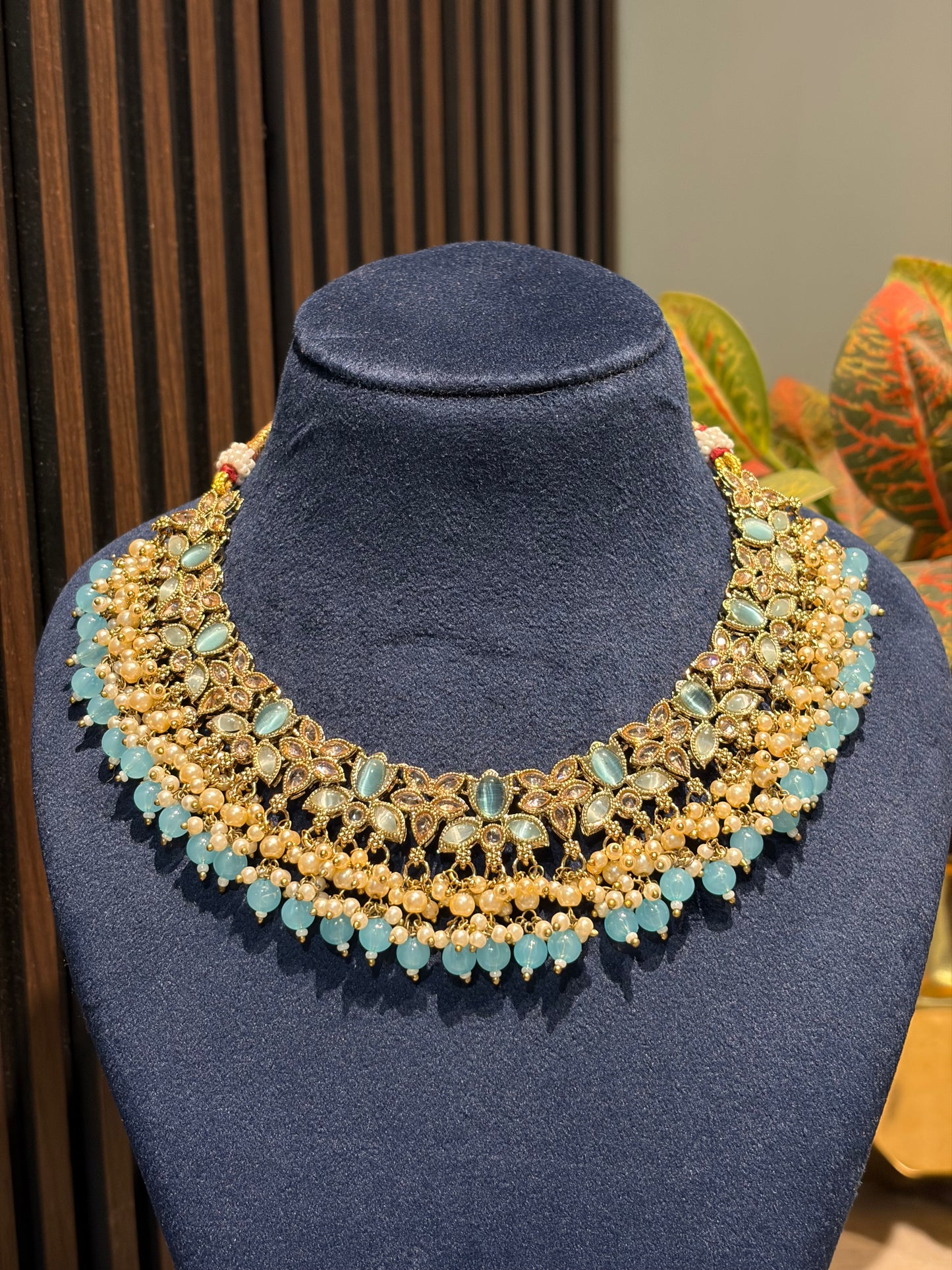 Neel Noor Necklace Set