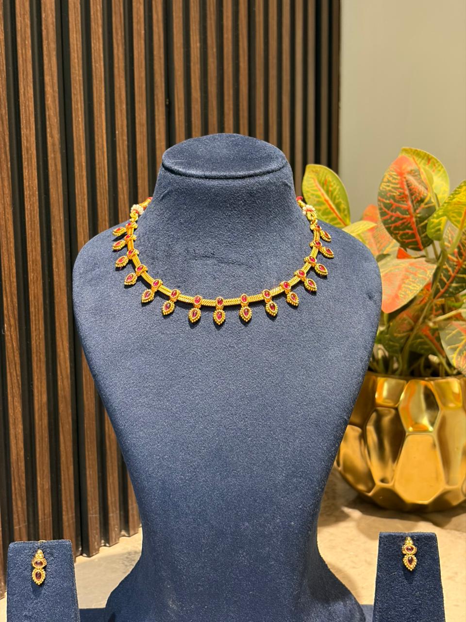 Kesari Teardrop Set
