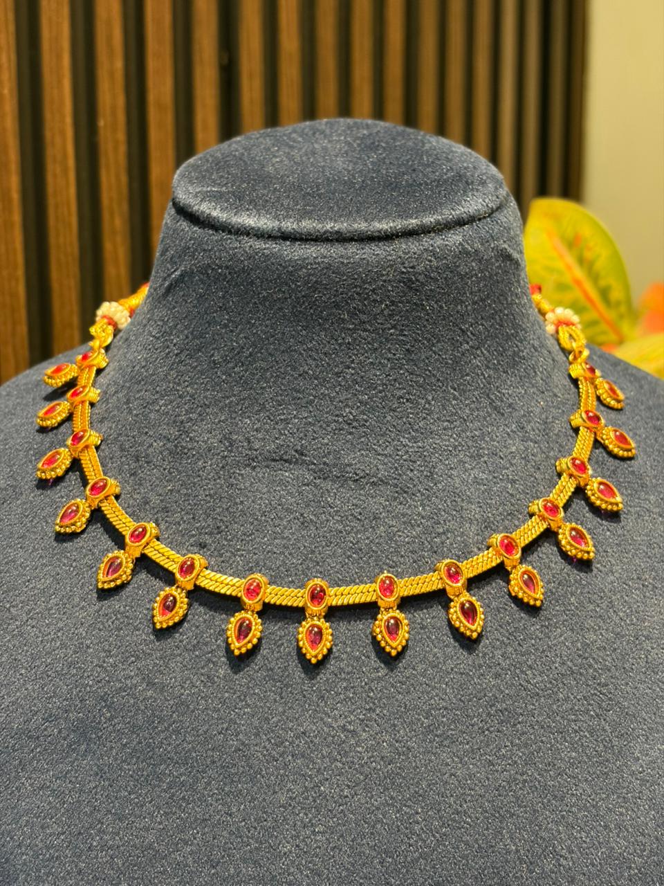 Kesari Teardrop Set